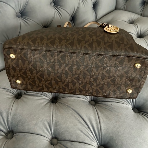 Micheal Kors Pristine!!!! Jet Set Large Signature Travel Brown Tote Handbag - Picture 8 of 10